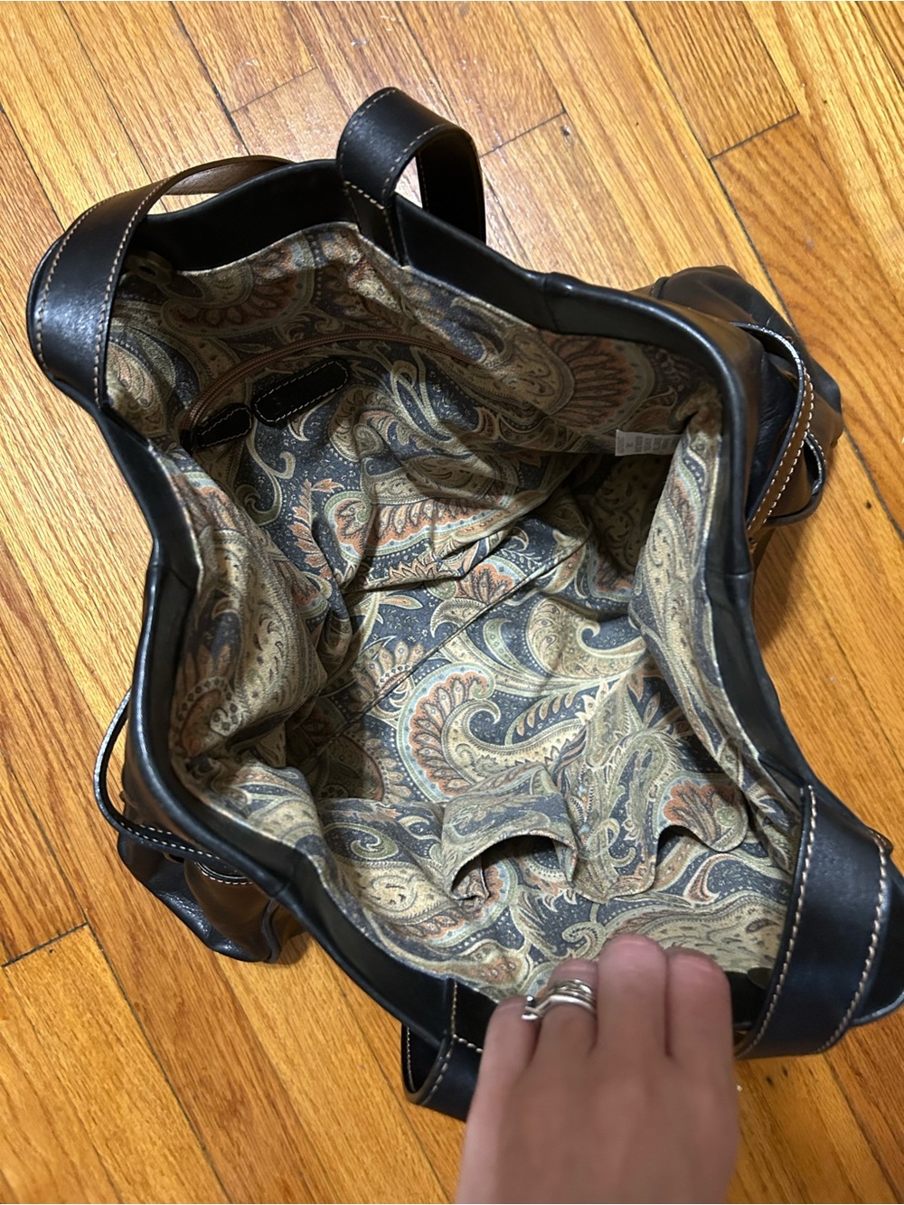 Born Women's Black Smooth Leather Large Shoulder Bag Paisley Lined - Picture 6 of 12